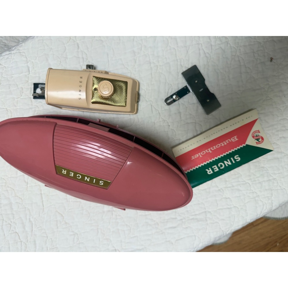 Vintage Singer Buttonholer Slant Shank‎ Pink Clamshell Case Templates Manual 328